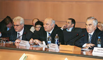 Заседание секции (слева направо): В. Г. Гагарин, Г. П. Васильев, А. Н. Дмитриев