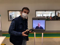 На завод с помощью робота