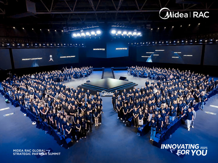 ГК «АЯК» получила высшую награду на международной конференции Midea RAC за продажи RAC/PAC/MultiMDV