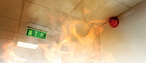 Влияние расстояния от клапана дымоудаления до двери помещения 
с очагом пожара на температуру удаляемых из коридора продуктов горения